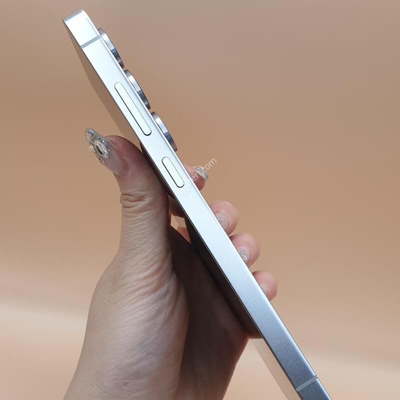 ������S25��Ʈ�� 256G ƼŸ���ǹ����� S�� �Ǹ��մϴ�