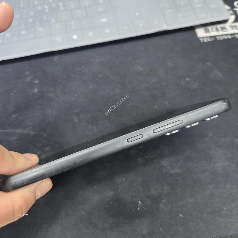 ������ ����4 ���� �����ܻ�  128GB �����ϰ��Ǹ��մϴ�