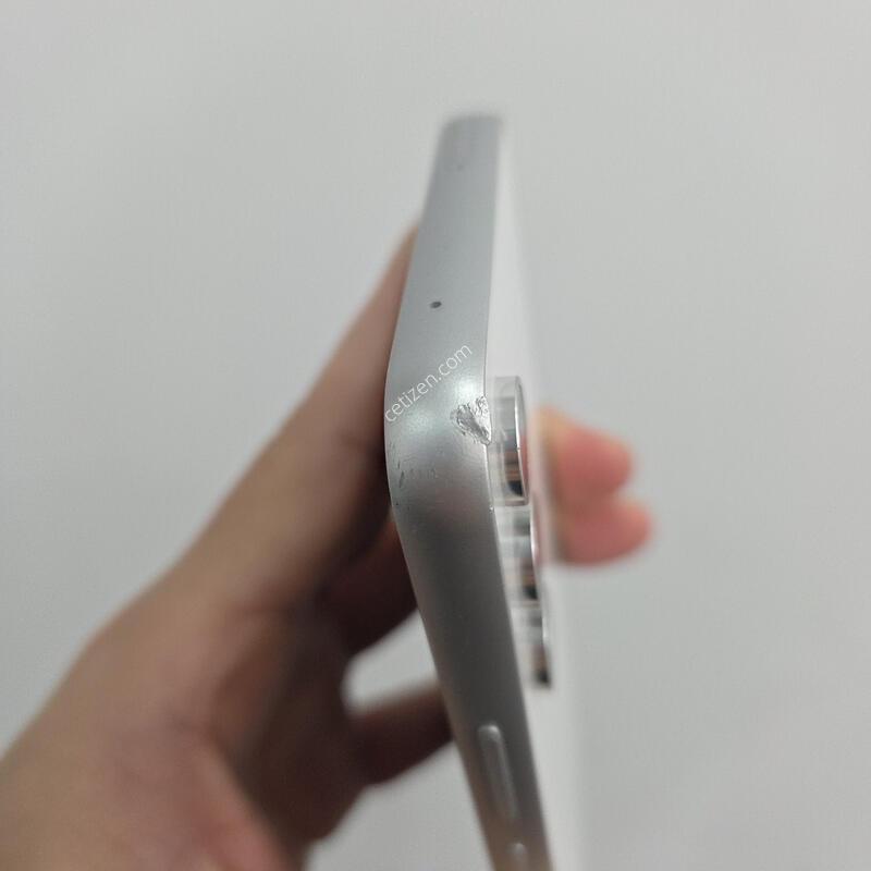 ������ ����4 128GB ȭ��Ʈ