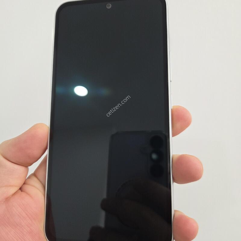 ������ ����4 128GB ȭ��Ʈ