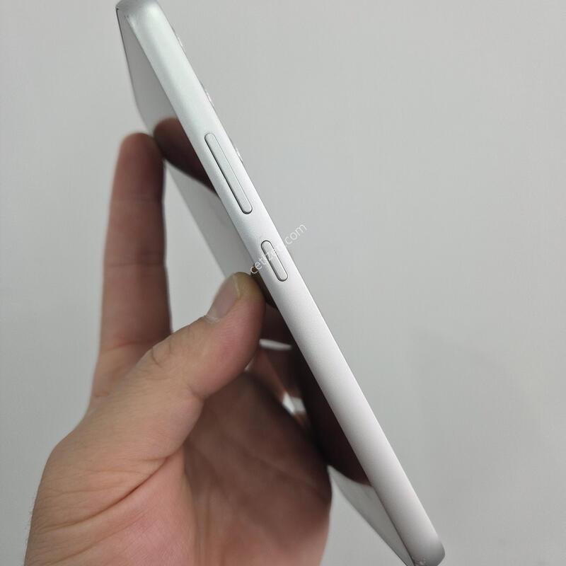 ������ ����4 128GB ȭ��Ʈ