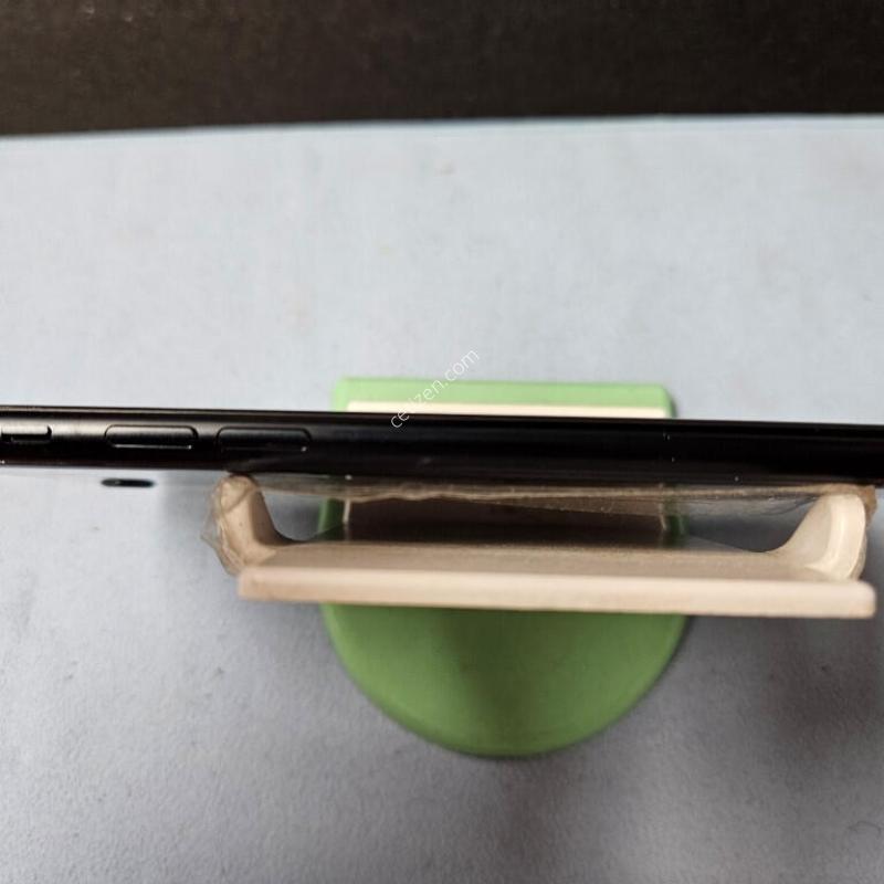 [����] ������SE 3 128G (����) S�� Ǯ�ڽ� - ���͸� 93%