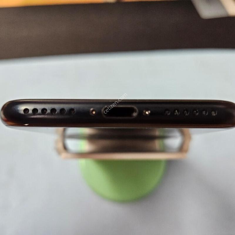 [����] ������SE 3 128G (����) S�� Ǯ�ڽ� - ���͸� 93%