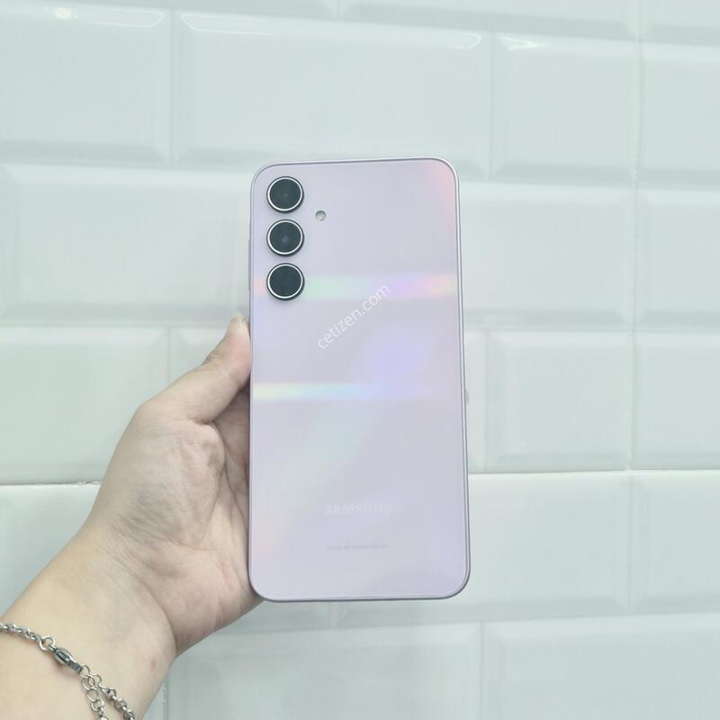 ������A35 ���϶� 128GB