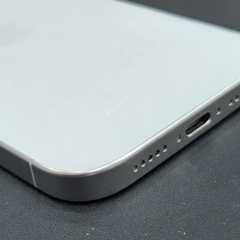 ������16���� 128GB ȭ��Ʈ