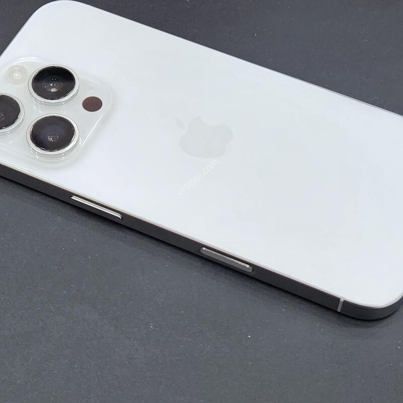 ������16���� 128GB ȭ��Ʈ
