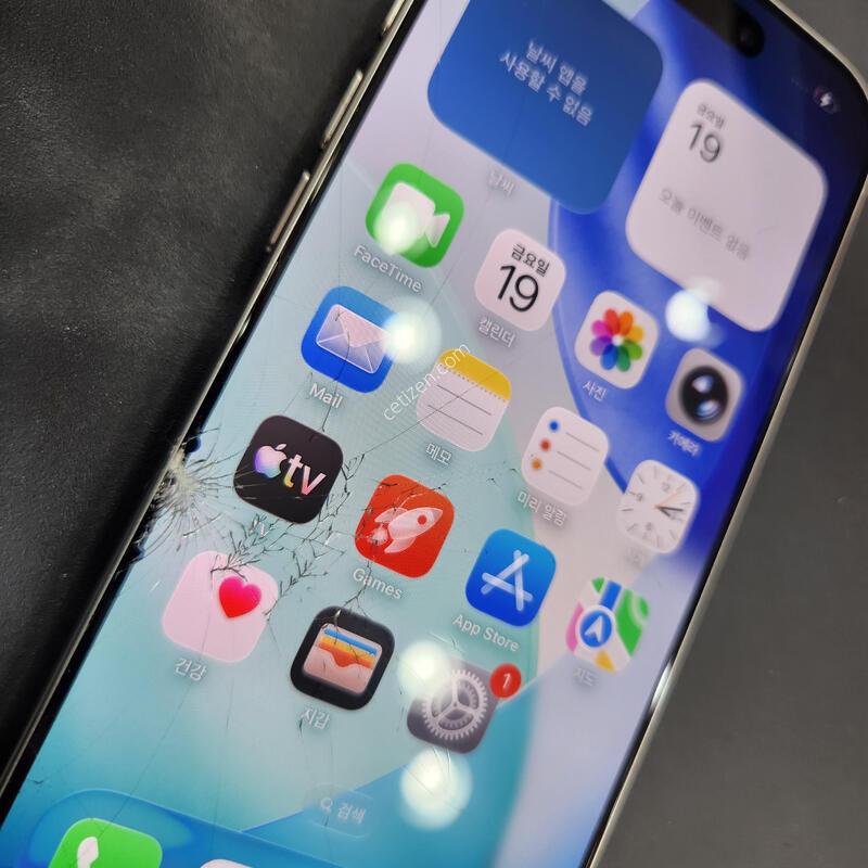 ������16���� 128GB ȭ��Ʈ