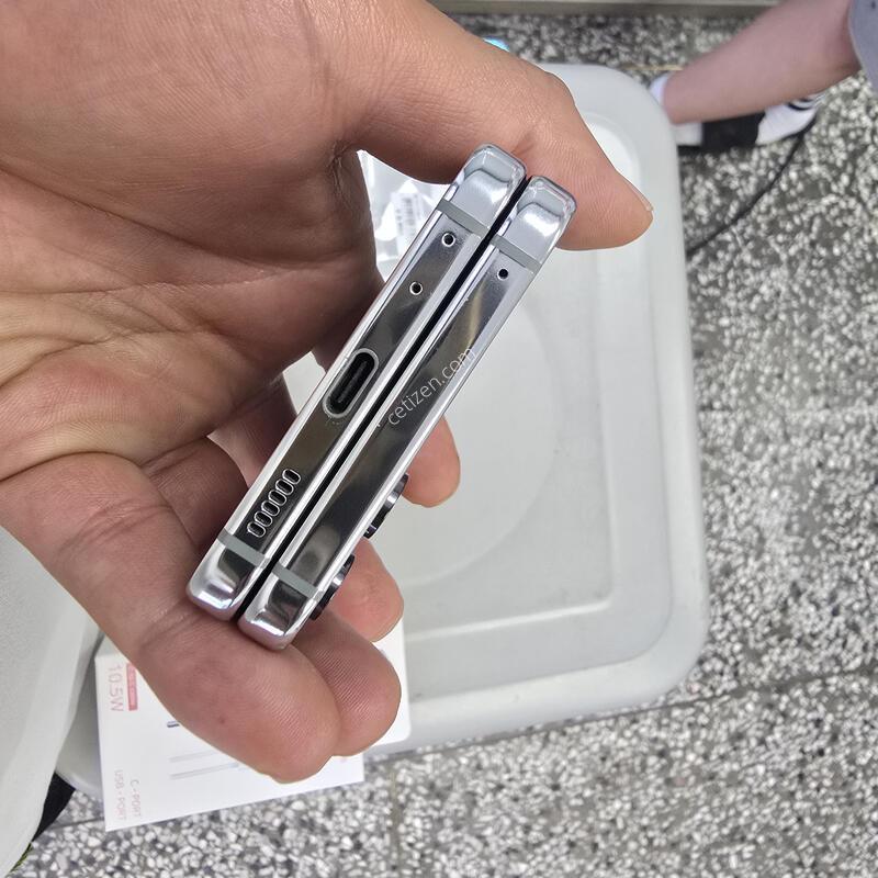 U+ �ø�5(F731) ��Ʈ 256G �������� ����� �˴ϴ�