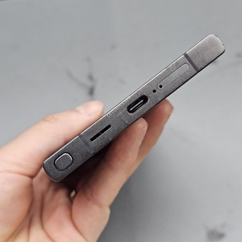 ������ S24��Ʈ�� 512GB ƼŸ������ ������ ������ ������ �߰���