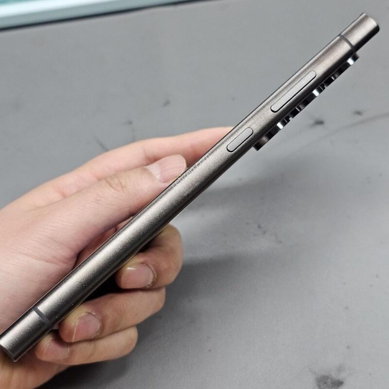 ������ S24��Ʈ�� 512GB ƼŸ������ ������ ������ ������ �߰���