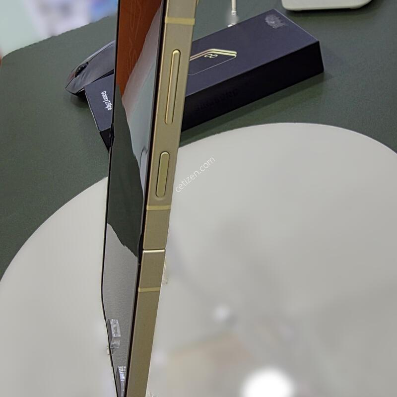 ������ �ø� 6 ���ο�  5G SM-F741-256 �˴ϴ�.���� ��ȯ��