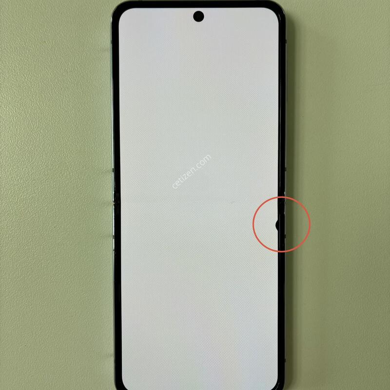 ������ �ø�4 ���̿÷� 256G ��밨 �ִ� ��ǰ���� ������ �Ǹ��մϴ�.