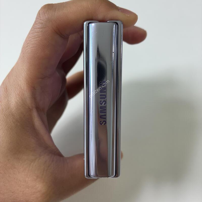������ �ø�4 ���̿÷� 256G ��밨 �ִ� ��ǰ���� ������ �Ǹ��մϴ�.
