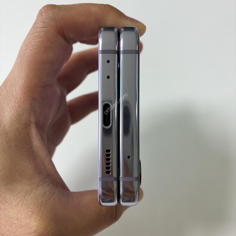 ������ �ø�4 ���̿÷� 256G ��밨 �ִ� ��ǰ���� ������ �Ǹ��մϴ�.