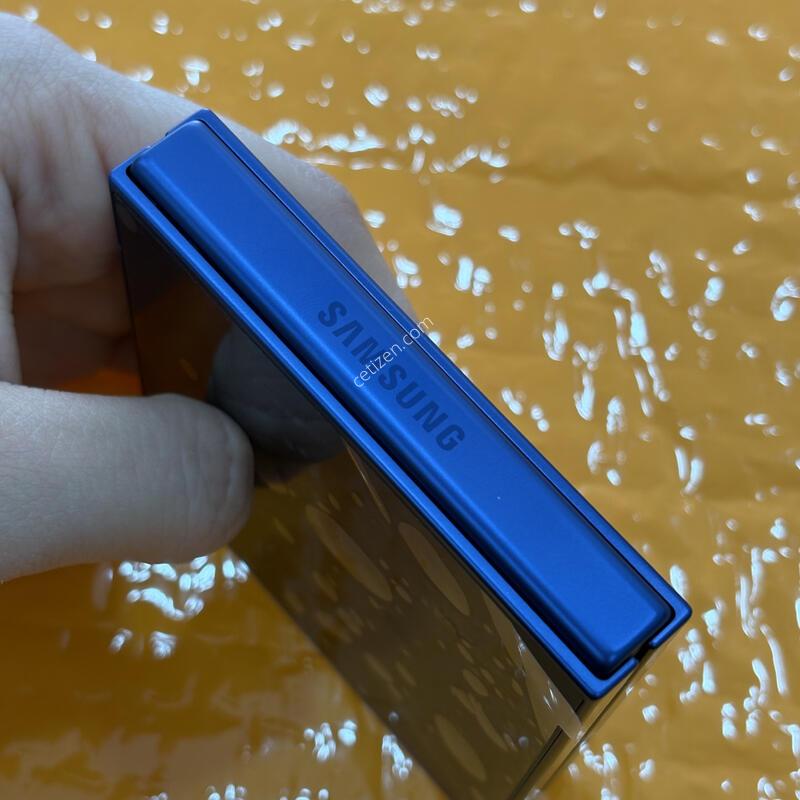 ������ Z-Flip7 512G ���� ������