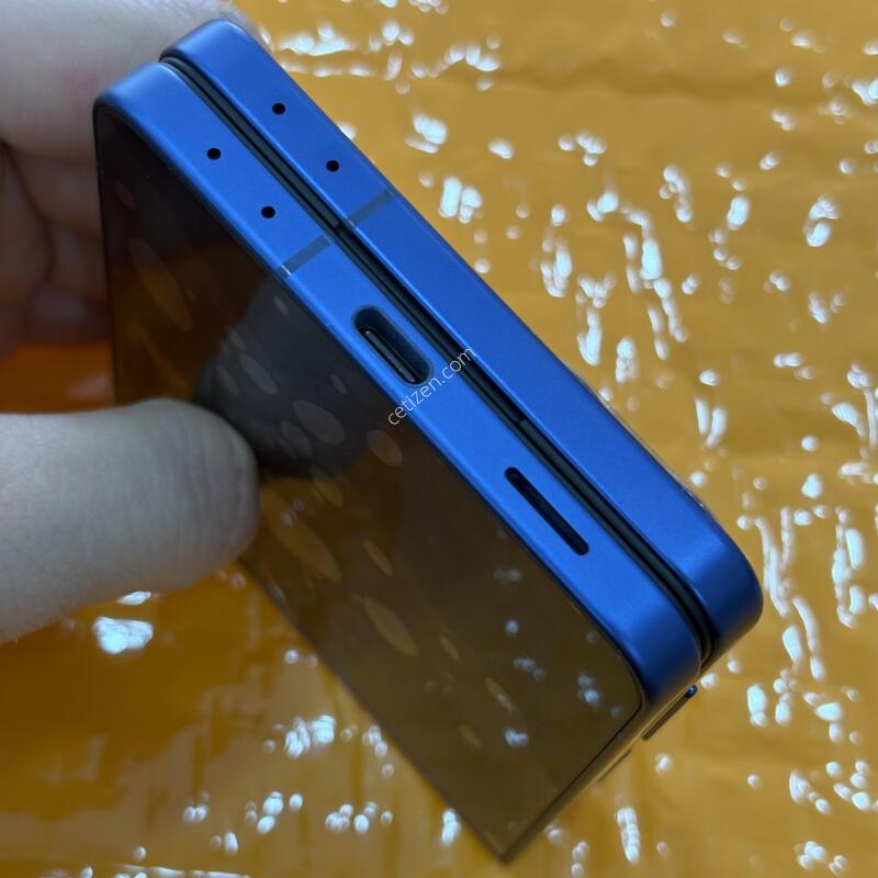 ������ Z-Flip7 512G ���� ������