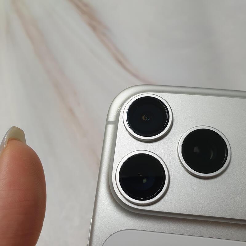 ������17���� �ǹ� 256G S�� �Ǹ��մϴ�-���͸�100%