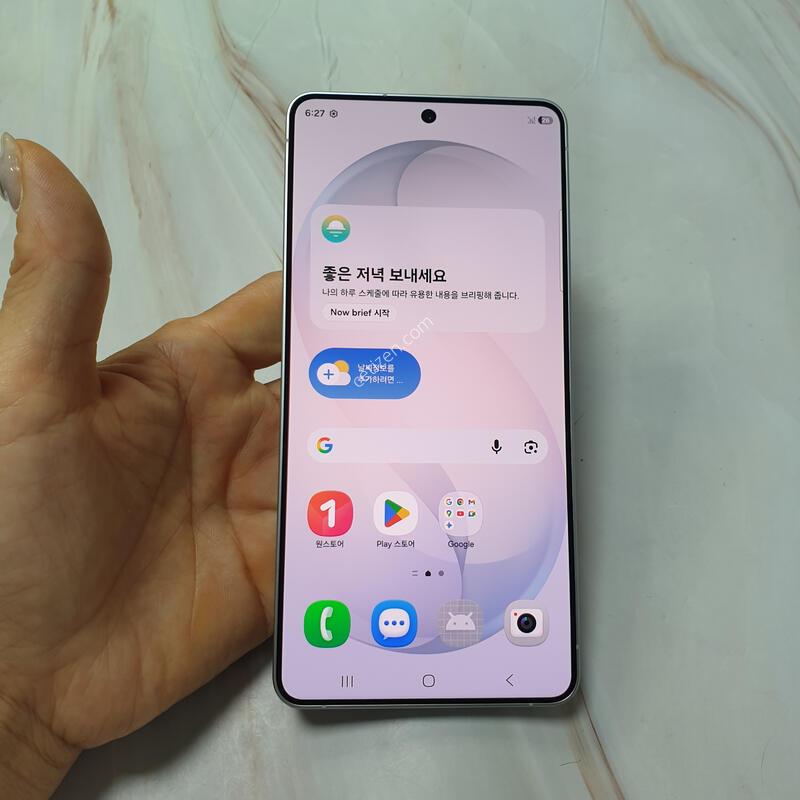 KT ������ S26��Ʈ�� ȭ��Ʈ 512G S�� �Ǹ��մϴ�