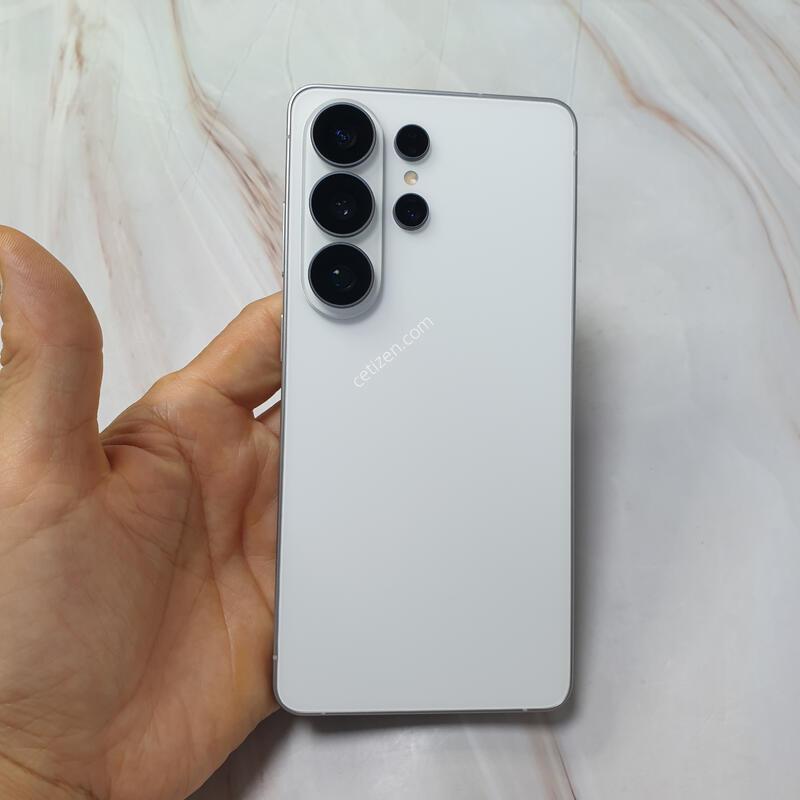 KT ������ S26��Ʈ�� ȭ��Ʈ 512G S�� �Ǹ��մϴ�