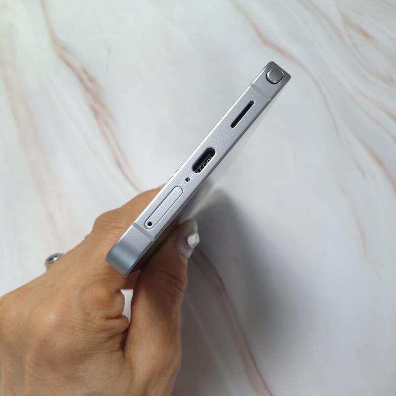 KT ������ S26��Ʈ�� ȭ��Ʈ 512G S�� �Ǹ��մϴ�