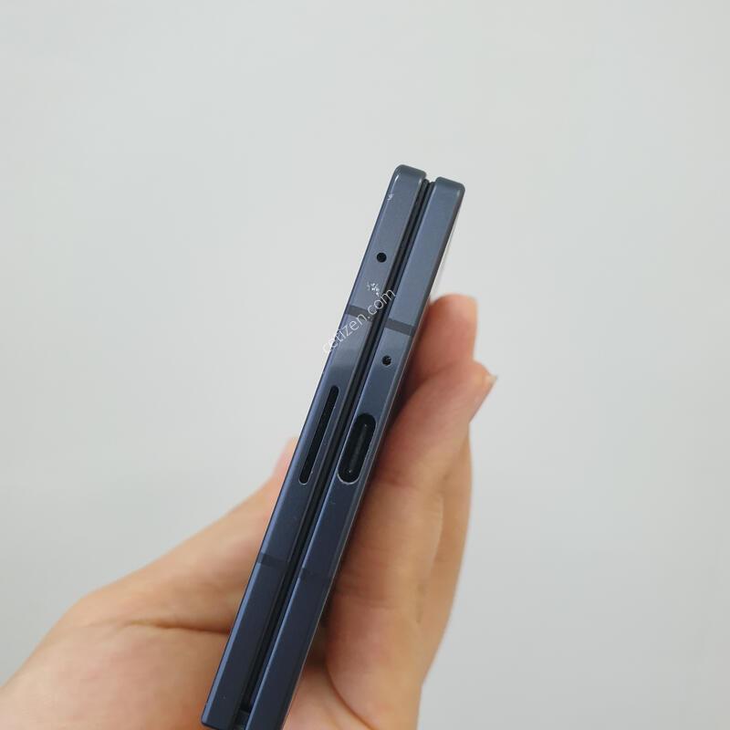 ����7 715