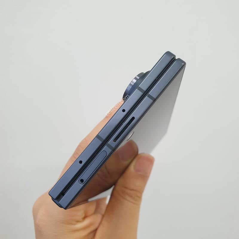����7 715