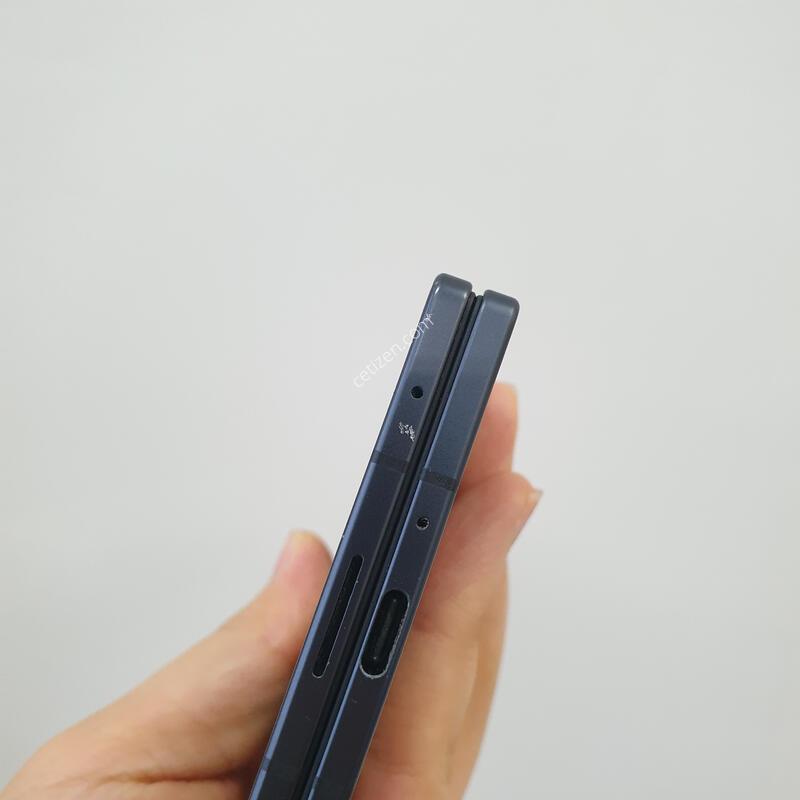 ����7 715