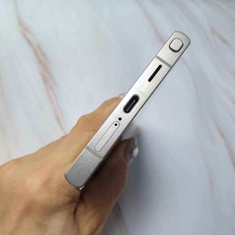LG ������ S24��Ʈ�� ƼŸ�����̿÷� 256G S�� �Ǹ��մϴ�