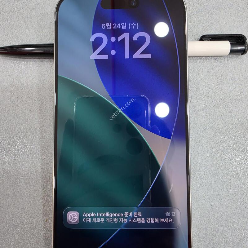 ������ 16���� ȭ��Ʈ 256GB �Ǹ��մϴ�