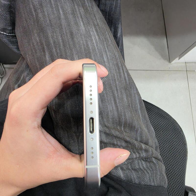 ������ 16���� ȭ��Ʈ 256GB �Ǹ��մϴ�
