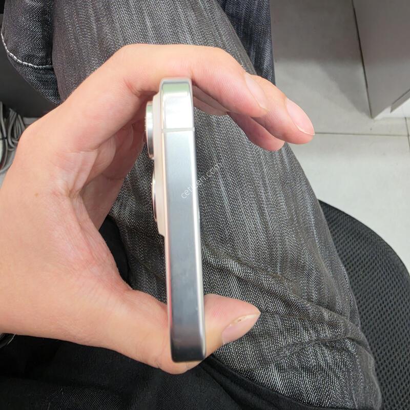 ������ 16���� ȭ��Ʈ 256GB �Ǹ��մϴ�