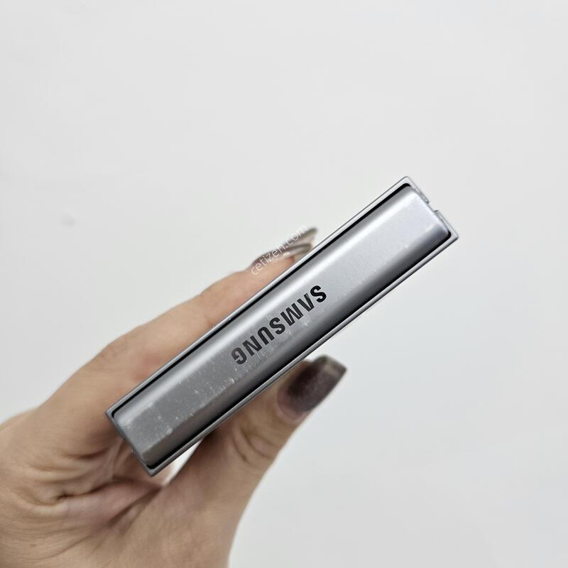 �ø�6 256G  25��2������ 35774