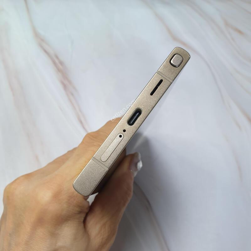 LG ������ S24��Ʈ�� ƼŸ�����ο� 256G S�� �Ǹ��մϴ�