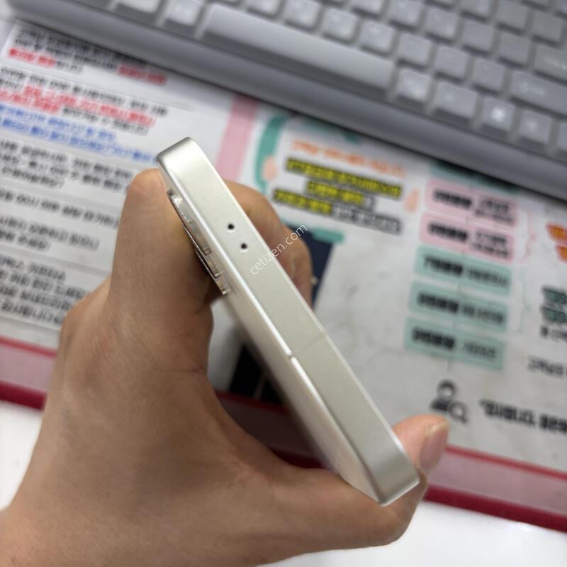 ������ S24�÷���  ���ο� ���� �Ǹ��մϴ�.