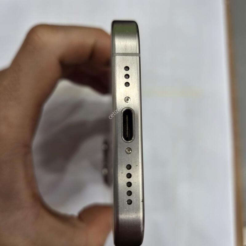 ������15PRO 256GB ȭ��Ʈ A�� �Ǹ��մϴ�.
