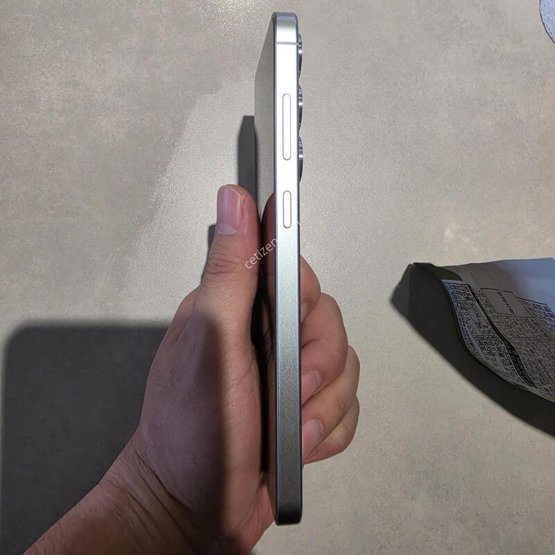 (KT)������S25�÷��� 256Gb �˴ϴ�.