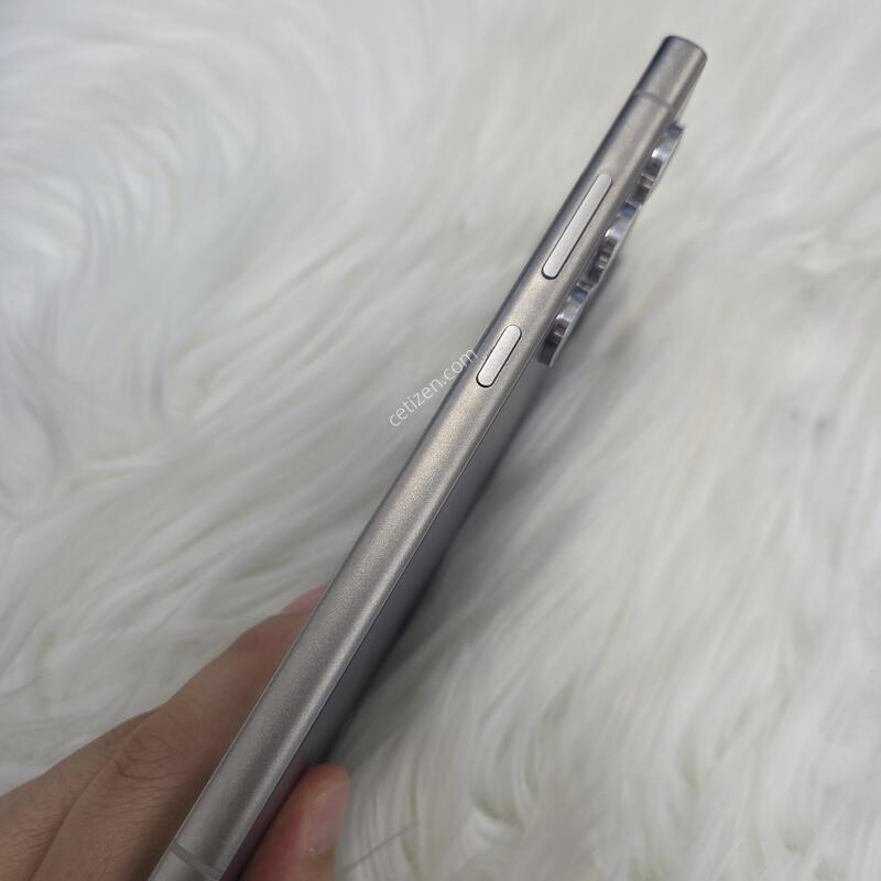 S24��Ʈ�� ���̿÷� 235