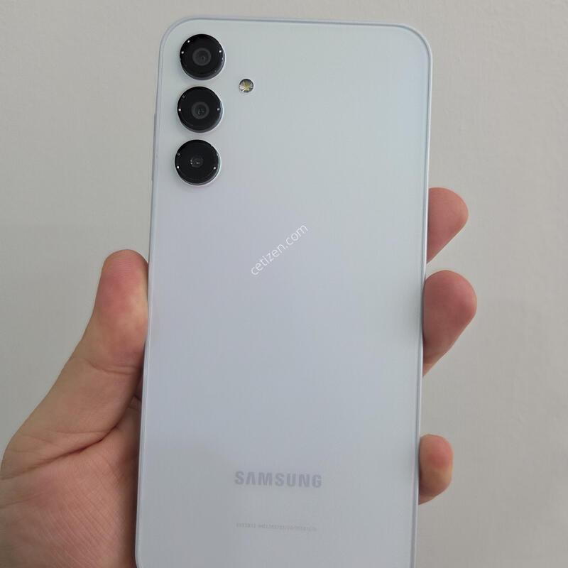 ������ ����3 128GB ȭ��Ʈ a��