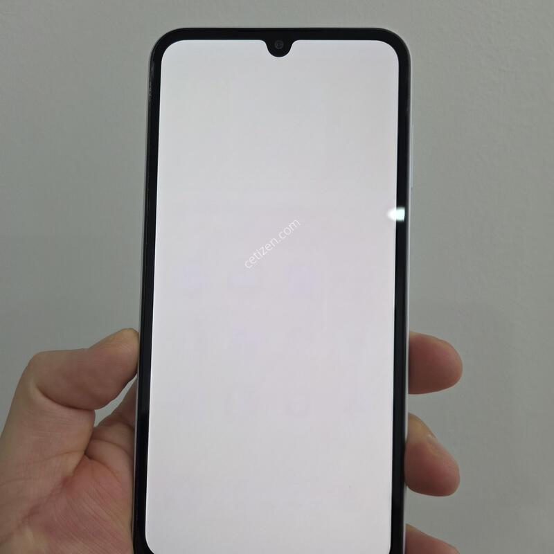 ������ ����3 128GB ȭ��Ʈ a��