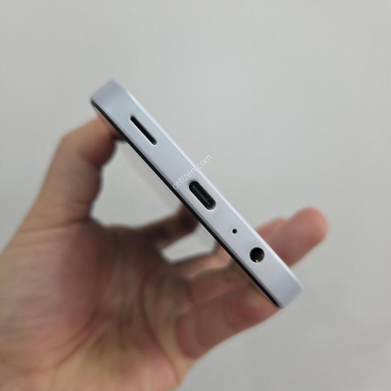 ������ ����3 128GB ȭ��Ʈ a��