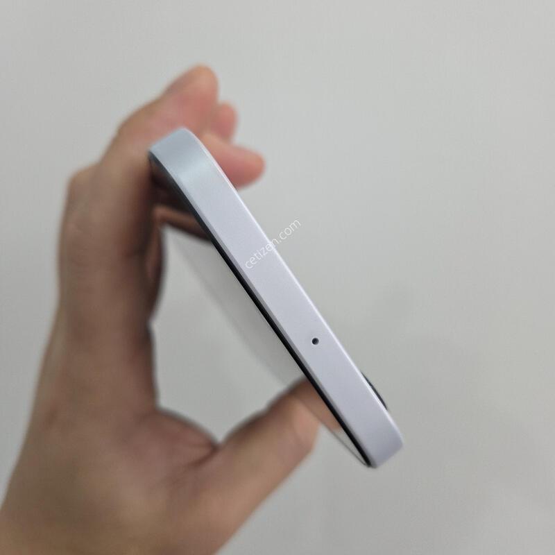 ������ ����3 128GB ȭ��Ʈ a��