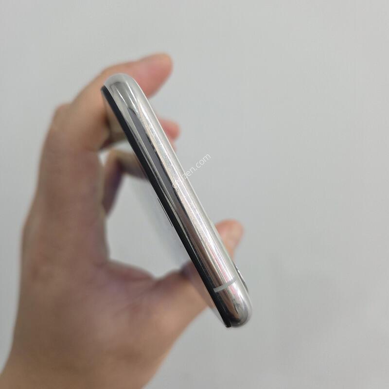 ������11���� 64GB ȭ��Ʈ