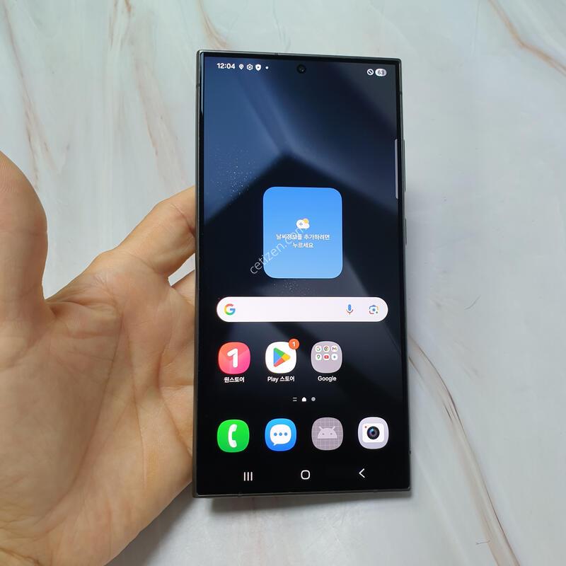 KT ������ S24��Ʈ�� ƼŸ������ 256G S�� �Ǹ��մϴ�