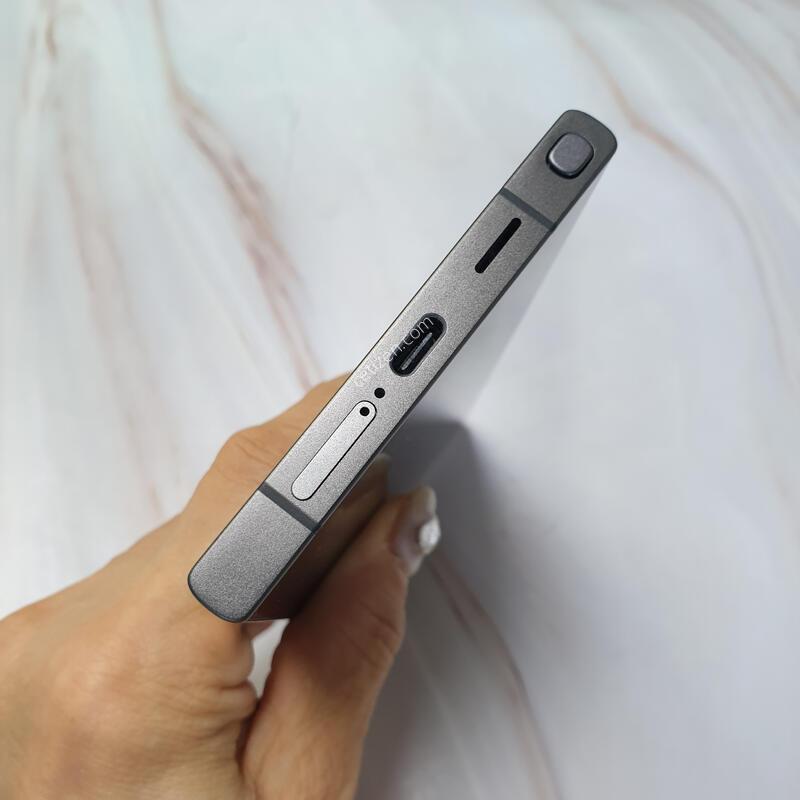KT ������ S24��Ʈ�� ƼŸ������ 256G S�� �Ǹ��մϴ�