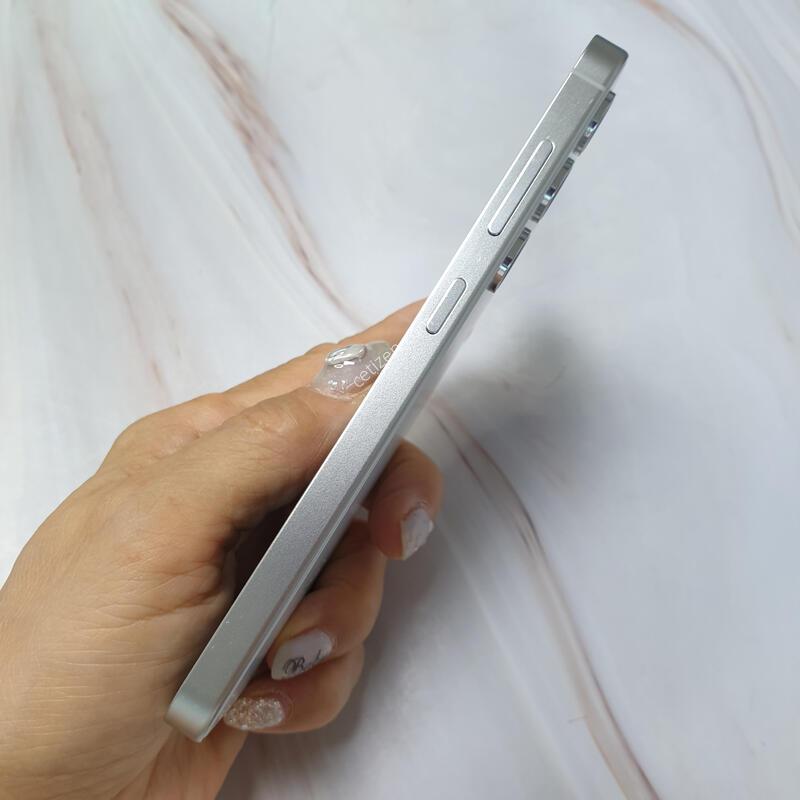 LG ������ S24 �׷��� 256G S�� �Ǹ��մϴ�
