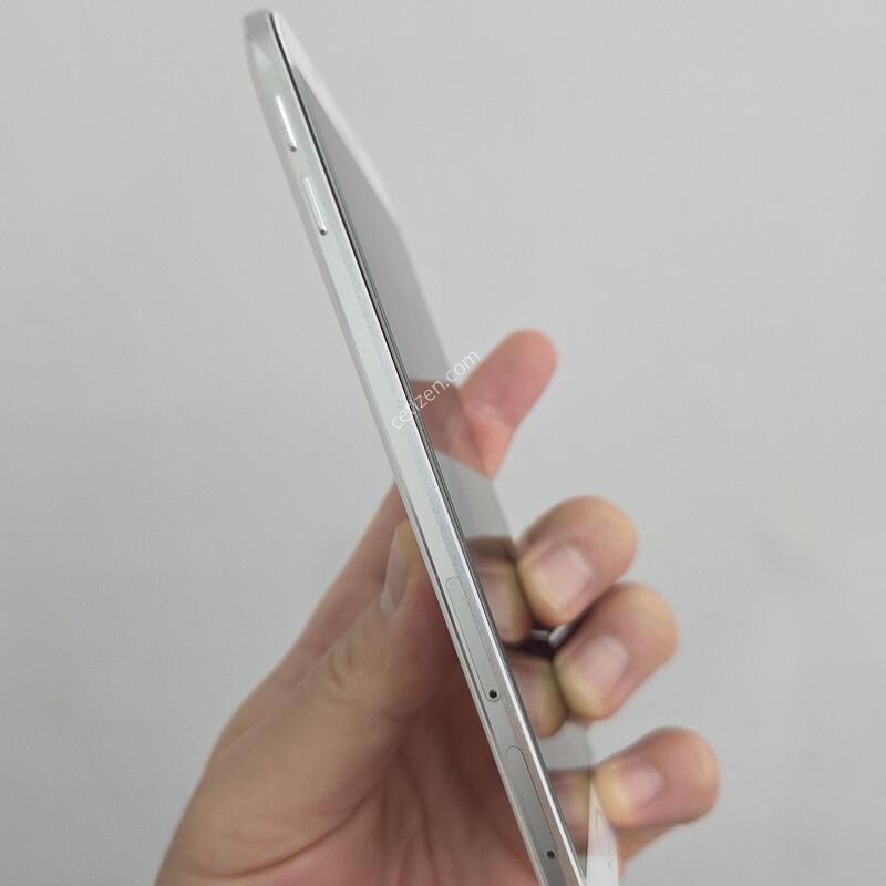 ������ A8 32GB ȭ��Ʈ