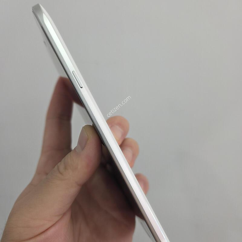 ������ A8 32GB ȭ��Ʈ