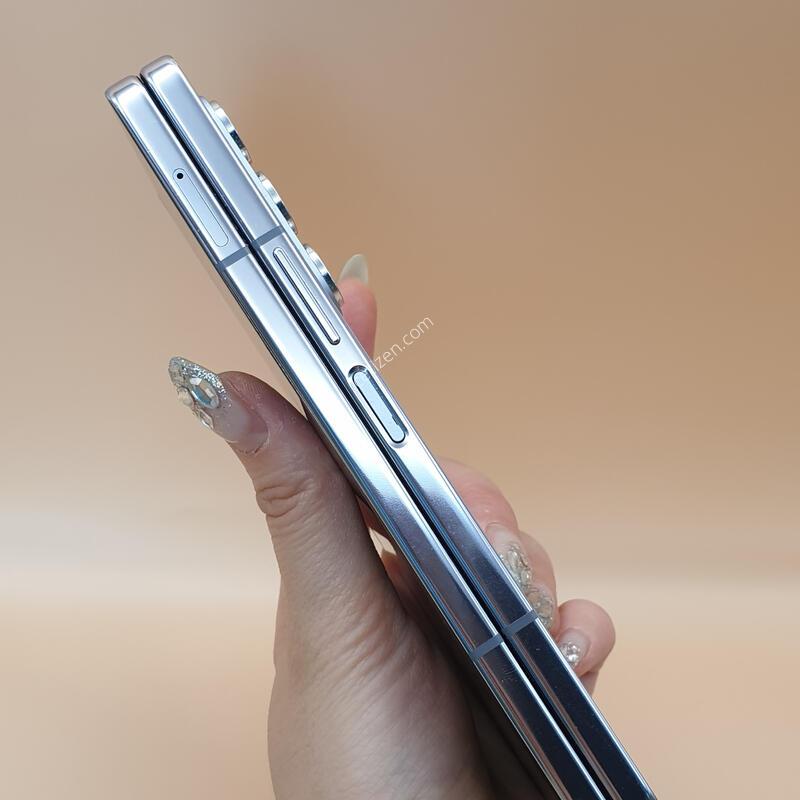 ������ Z����5 5G 256G ���̽����� �Ǹ��մϴ�-F946N