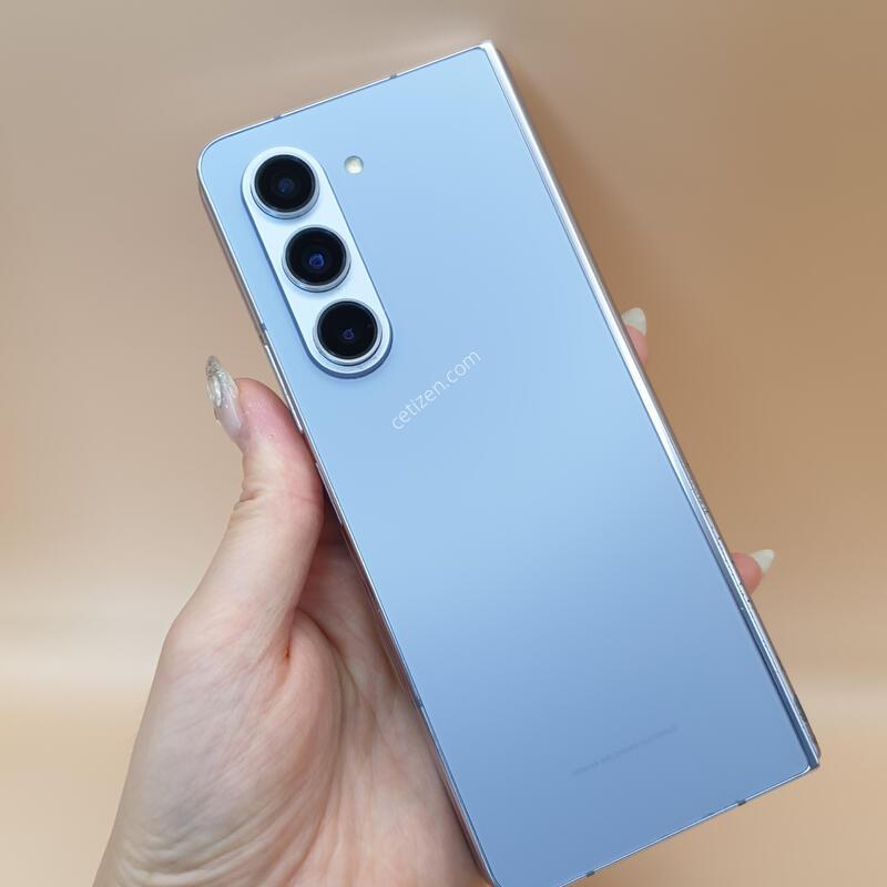 ������ Z����5 5G 256G ���̽����� �Ǹ��մϴ�-F946N
