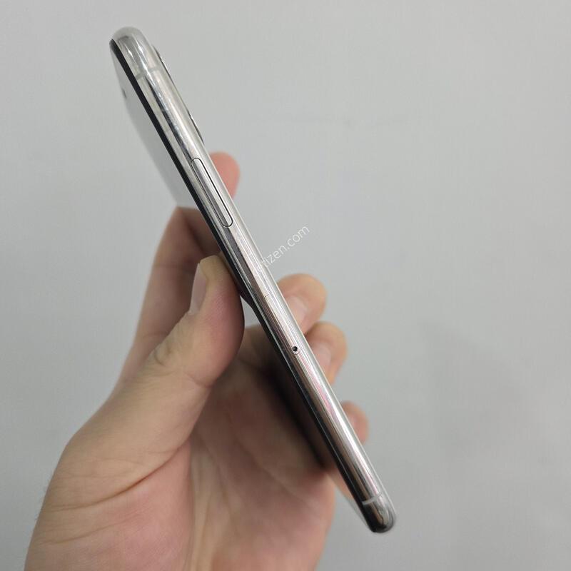 ������11���� 256GB ȭ��Ʈ